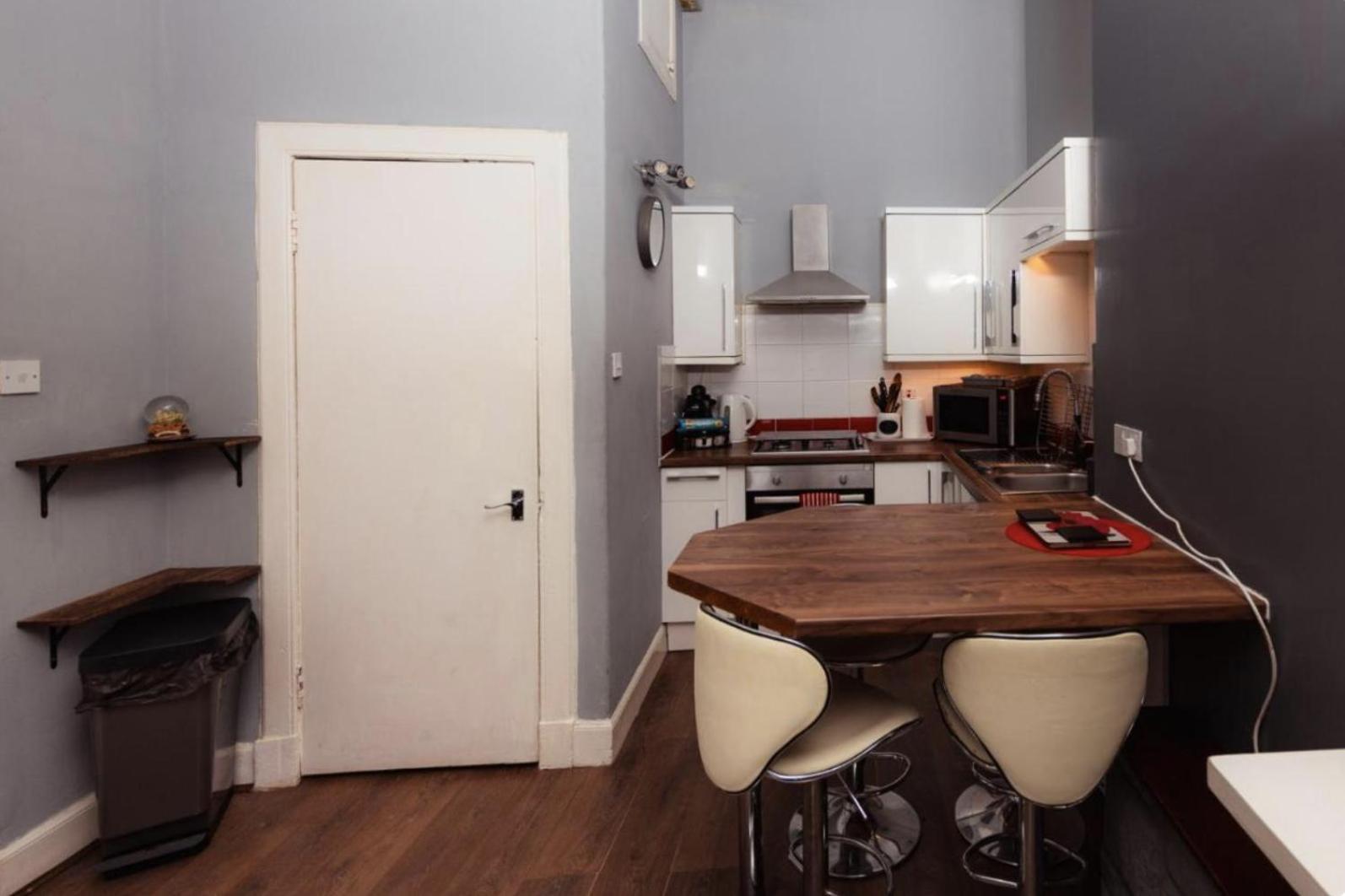 Warm Apartment By Holyrood Palace! Эдинбург Экстерьер фото