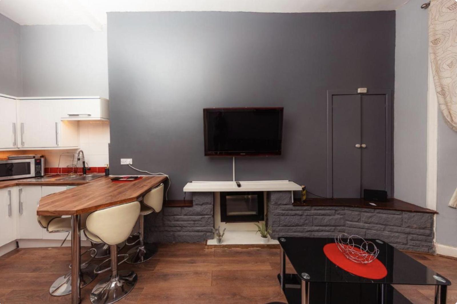 Warm Apartment By Holyrood Palace! Эдинбург Экстерьер фото