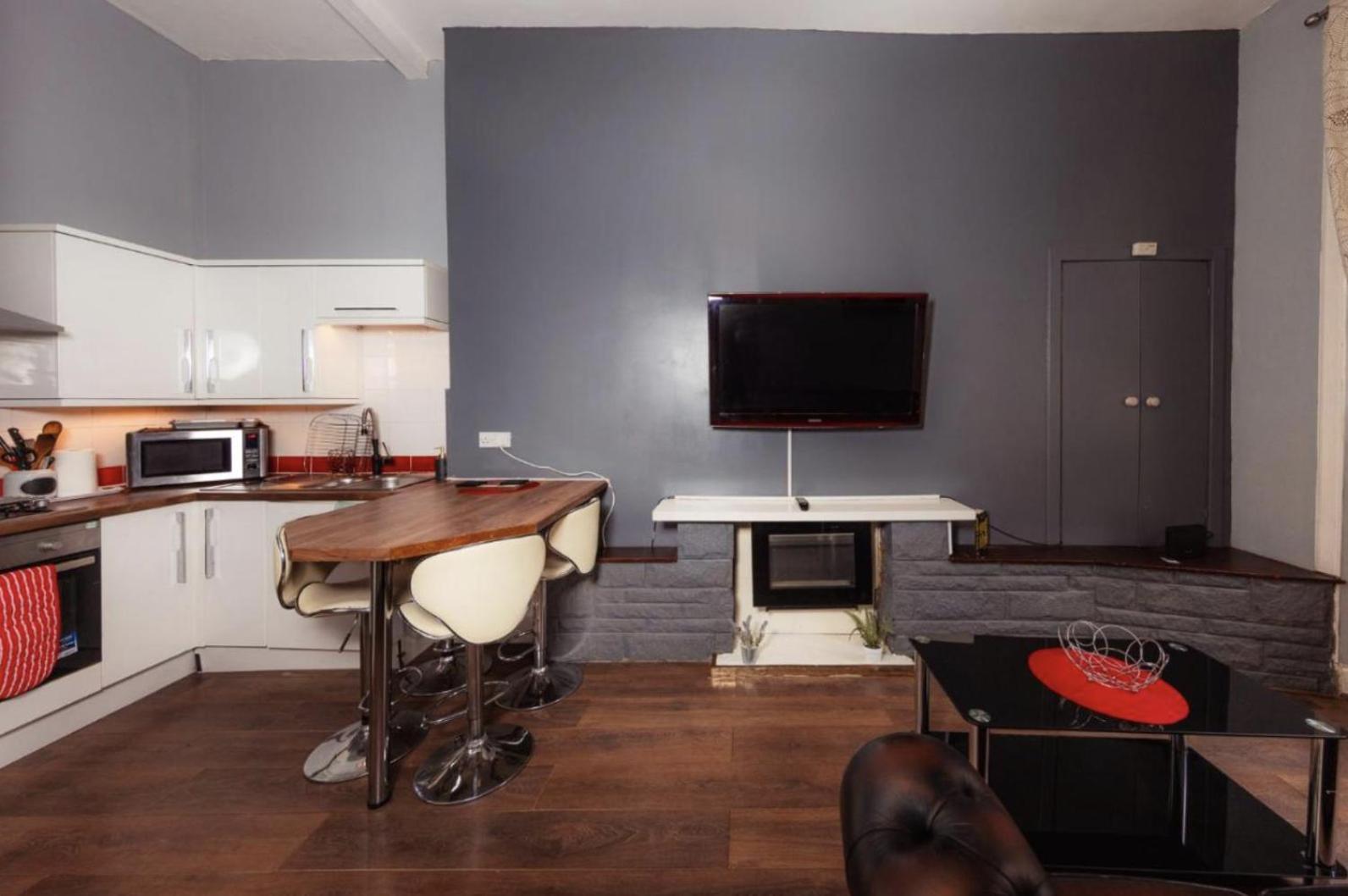 Warm Apartment By Holyrood Palace! Эдинбург Экстерьер фото