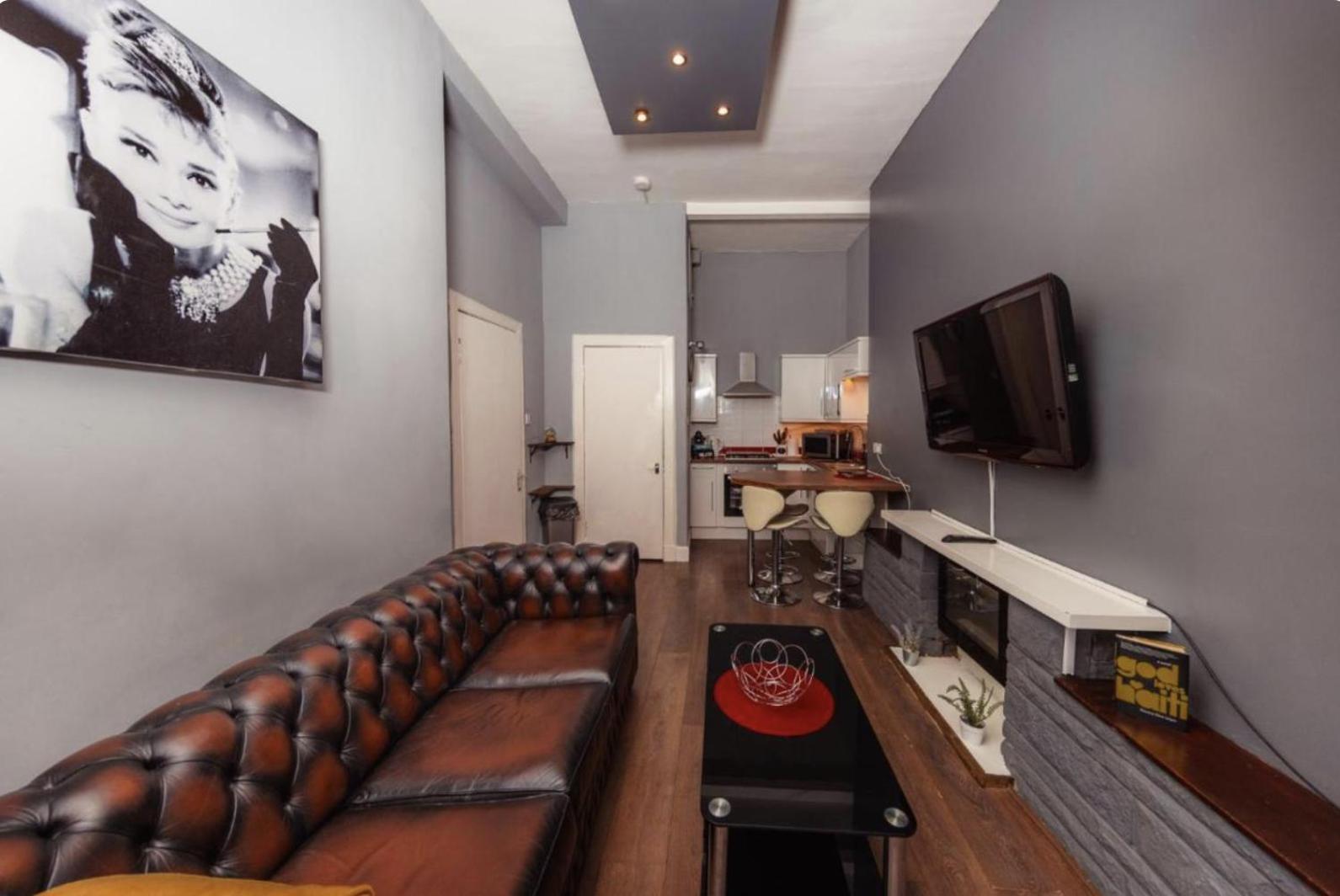 Warm Apartment By Holyrood Palace! Эдинбург Экстерьер фото